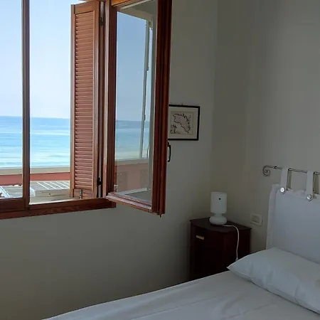 Vista Mare 27 아파트