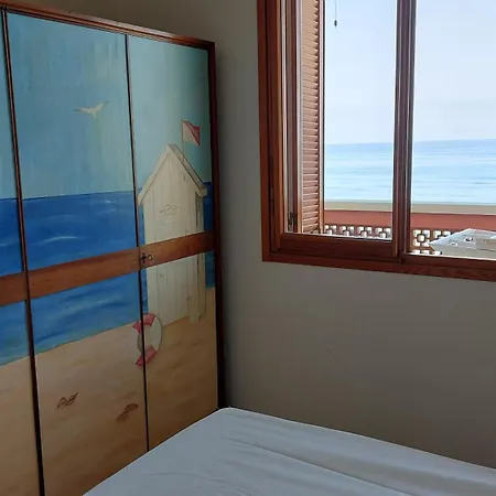 Vista Mare 27 アパート
